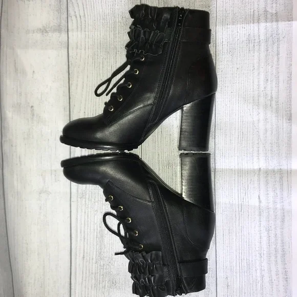 NEW BETSEY JOHNSON Alleexis Bootie - Picture 5 of 8